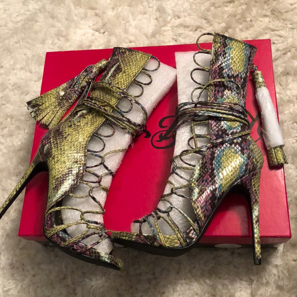 Nelly Bernal Green & Purple Snakeskin Lace-Up Stiletto Heels NWT